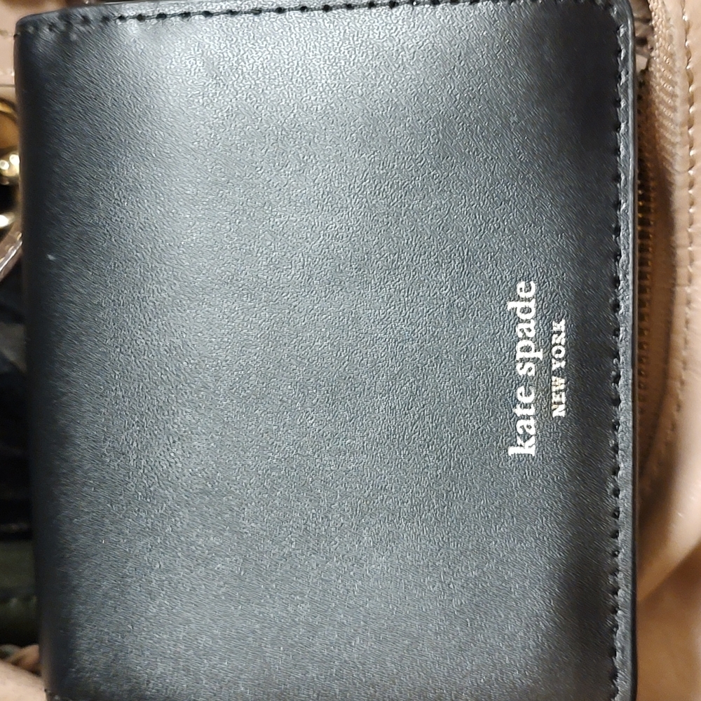 NWOT Kate Spade bilfold